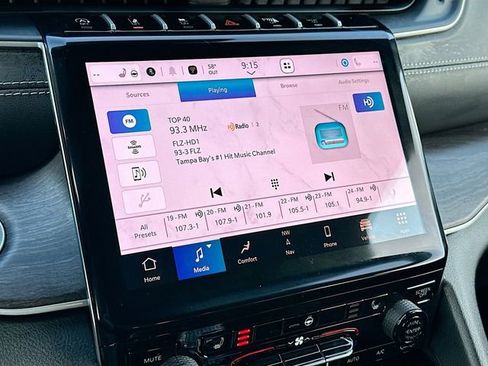 Used 2025 Jeep Grand Cherokee Limited image 15