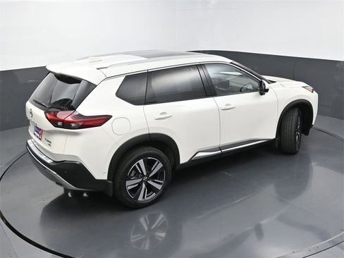 Used 2022 Nissan Rogue Platinum w/ Head-Up Display Package image 38