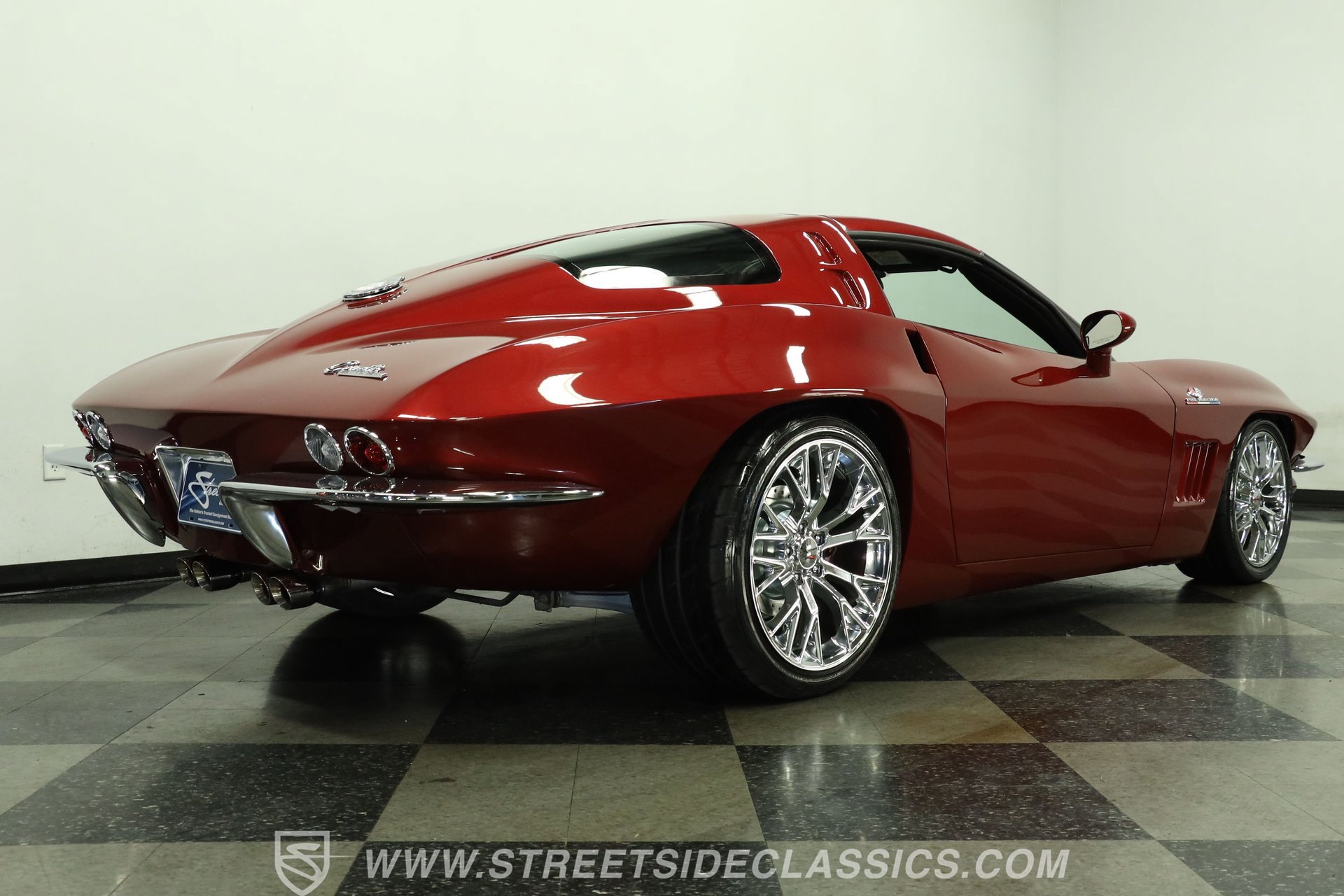 Used 2005 Chevrolet Corvette Coupe w/ Preferred Equipment Group RWD image 26