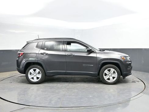 Used 2022 Jeep Compass Latitude AWD/4WD image 12