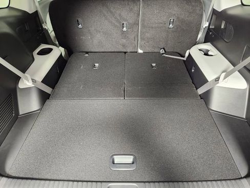 New 2026 Hyundai Ioniq 9 SE AWD/4WD image 13