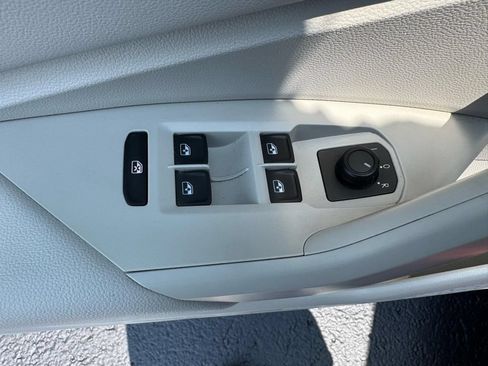 Used 2019 Volkswagen Jetta S FWD image 10