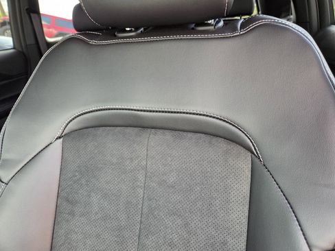 New 2025 Jeep Grand Cherokee Altitude image 14