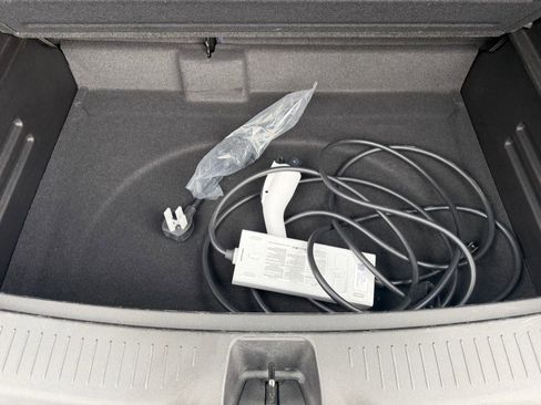 Used 2023 Chevrolet Bolt EUV LT w/ Convenience Package FWD image 44