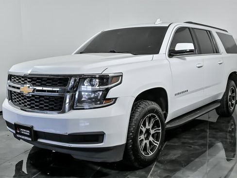 Used 2018 Chevrolet Suburban LT AWD/4WD image 5