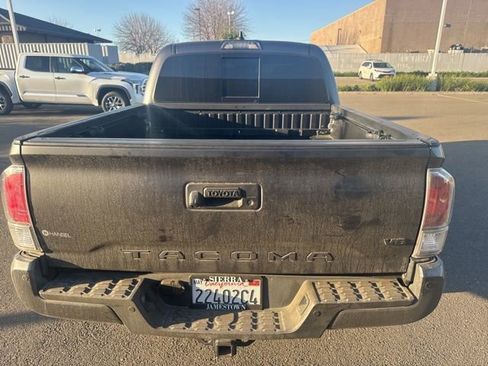 Used 2020 Toyota Tacoma TRD Off-Road w/ TRD Premium Off Road Package image 7