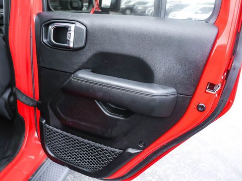 Used 2020 Jeep Wrangler Unlimited Sahara w/ Uconnect 4C Nav & Sound Group image 30