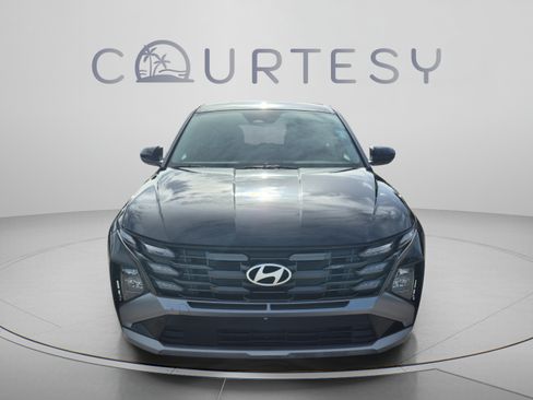 Used 2025 Hyundai Tucson SE FWD image 10