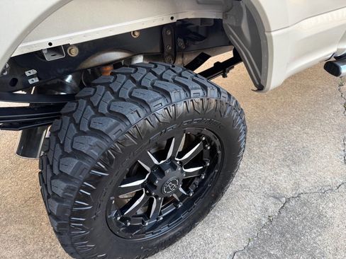 Used 2017 Ford F250 XLT w/ XLT Premium Package image 33