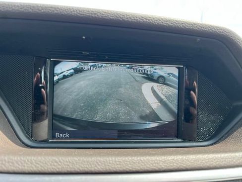 Used 2010 Mercedes-Benz E 350 4MATIC Sedan image 18