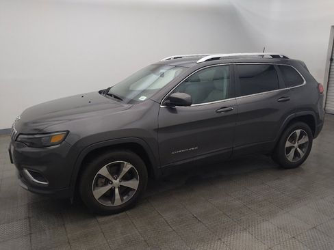 Used 2019 Jeep Cherokee Limited AWD/4WD image 2