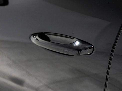 Used 2023 Porsche Cayenne S Platinum w/ Premium Package Plus image 37