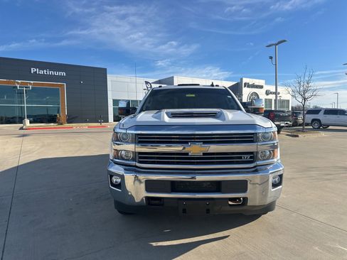Used 2019 Chevrolet Silverado 3500 LTZ w/ Duramax Plus Package image 8