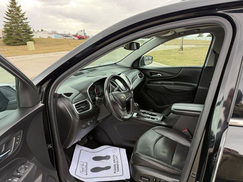Used 2018 Chevrolet Equinox Premier image 12