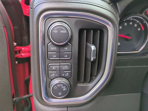 Used 2020 Chevrolet Silverado 1500 LT Trail Boss image 17