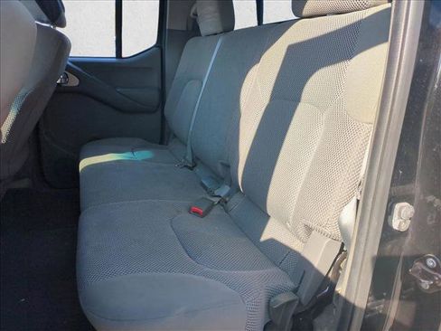 Used 2016 Nissan Frontier SV image 14