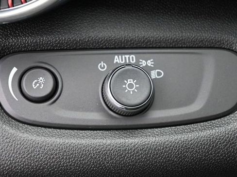 New 2026 Chevrolet Trax RS w/ Driver Confidence Package FWD image 32