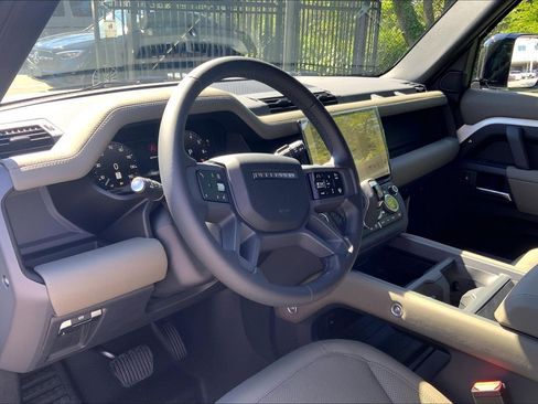New 2026 Land Rover Defender 110 X-Dynamic SE AWD/4WD image 8