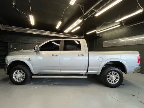 Used 2017 RAM 2500 Laramie image 9
