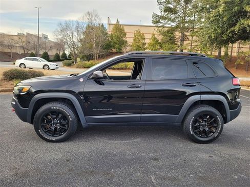 Used 2019 Jeep Cherokee Trailhawk image 4