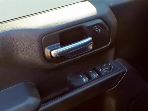 Used 2023 Chevrolet Silverado 1500 Custom image 4