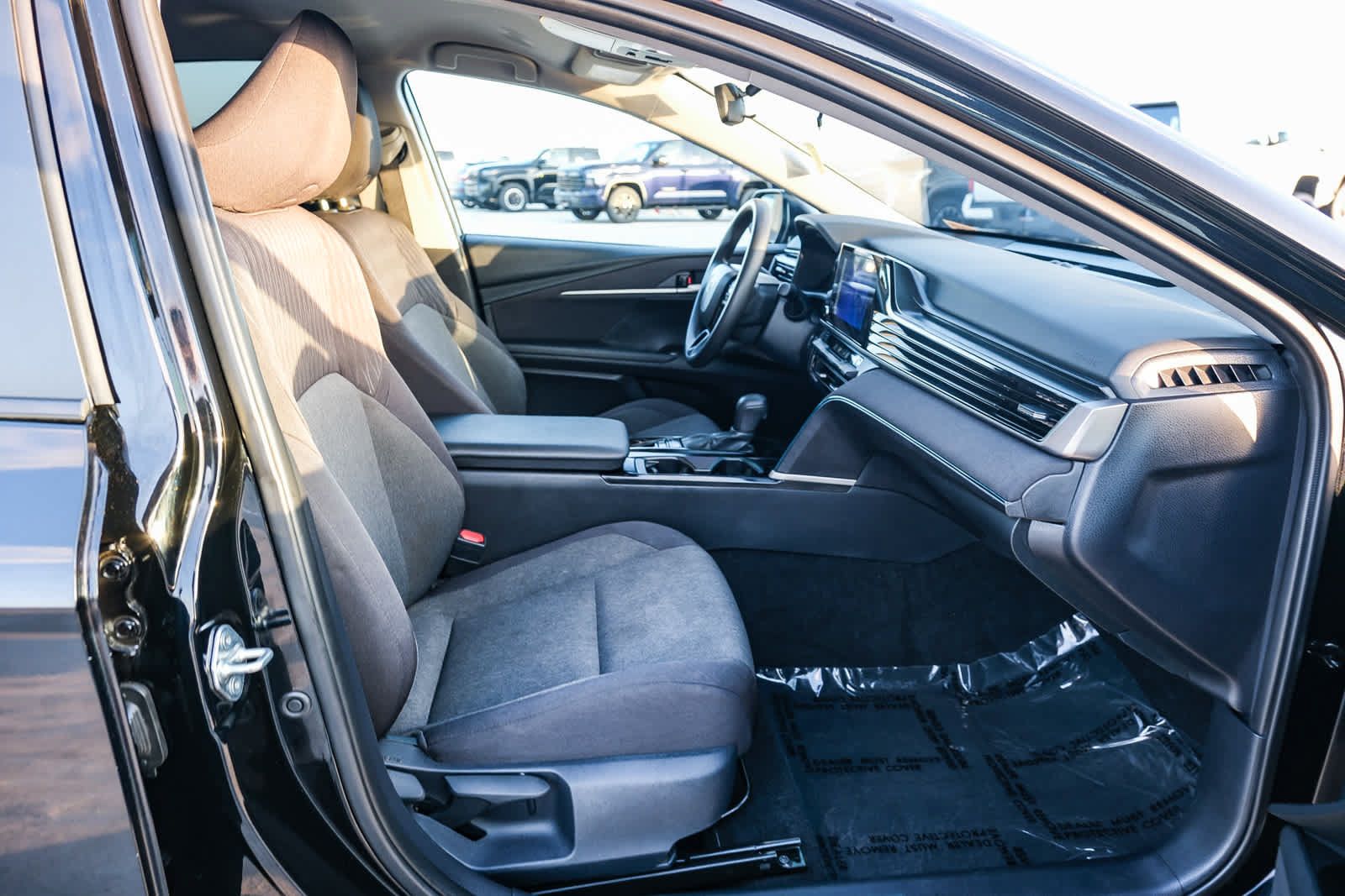 Used 2025 Toyota Camry LE FWD image 18
