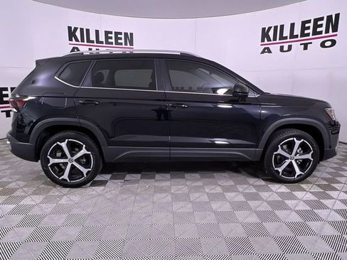 New 2025 Volkswagen Taos SEL image 8