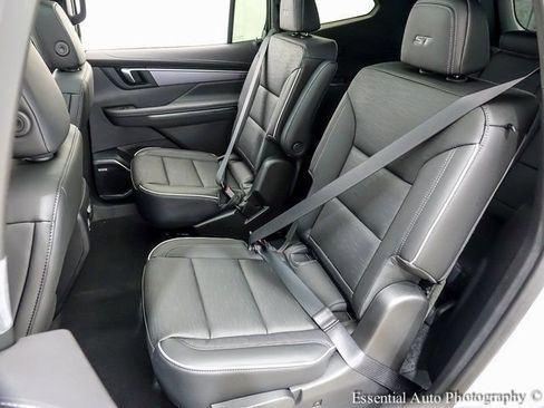 New 2026 Buick Enclave Sport Touring w/ Power Package FWD image 9