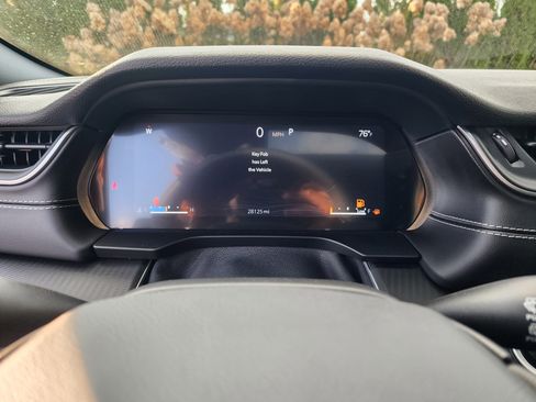 Used 2025 Jeep Grand Cherokee Laredo X image 31