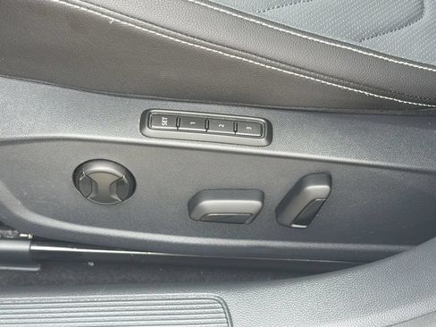 Certified 2025 Volkswagen Jetta SEL FWD image 10