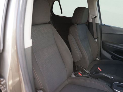 Used 2020 Chevrolet Trax LS w/ Tint and Cruise Package FWD image 19