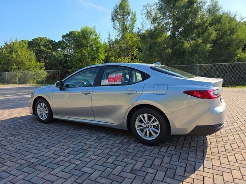 Used 2026 Toyota Camry LE FWD image 9