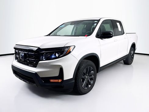 Certified 2025 Honda Ridgeline Sport image 4