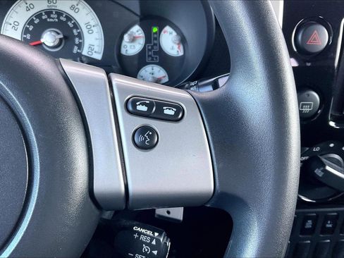 Used 2012 Toyota FJ Cruiser 4WD image 11