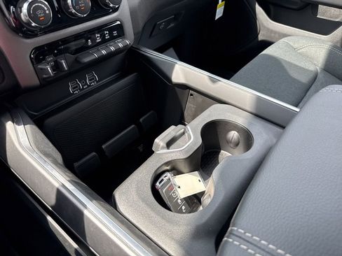 New 2026 RAM 1500 4x4 Crew Cab image 23