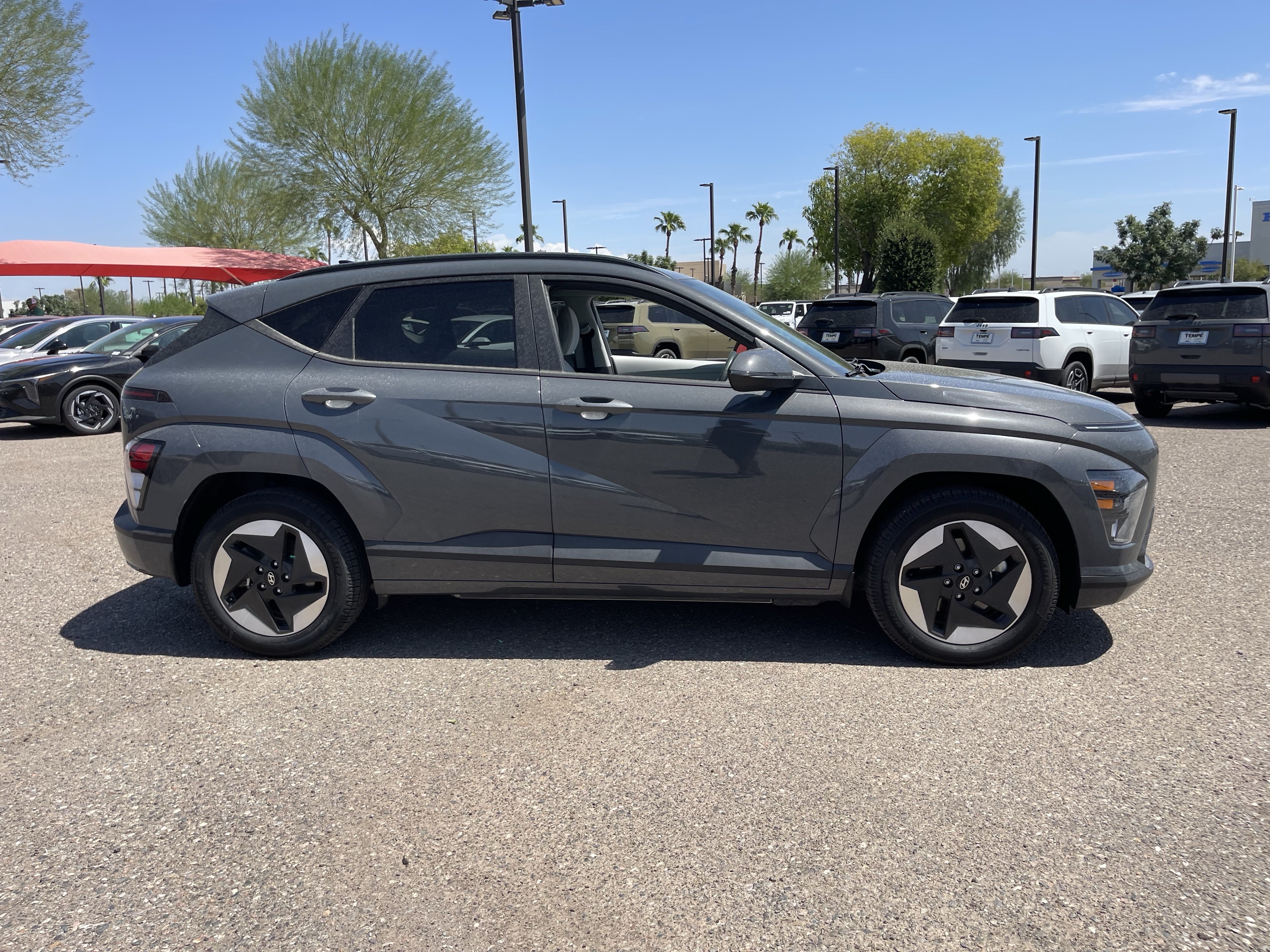 Used 2025 Hyundai Kona SEL FWD image 6