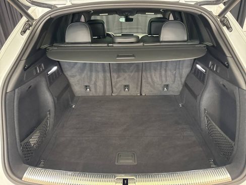 Used 2018 Audi SQ5 Prestige w/ Prestige Package AWD/4WD image 32