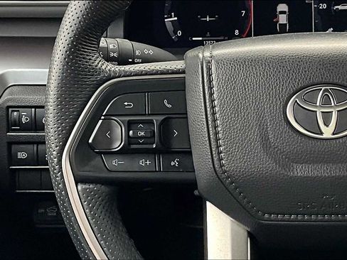 Used 2025 Toyota Tacoma TRD Off-Road image 25