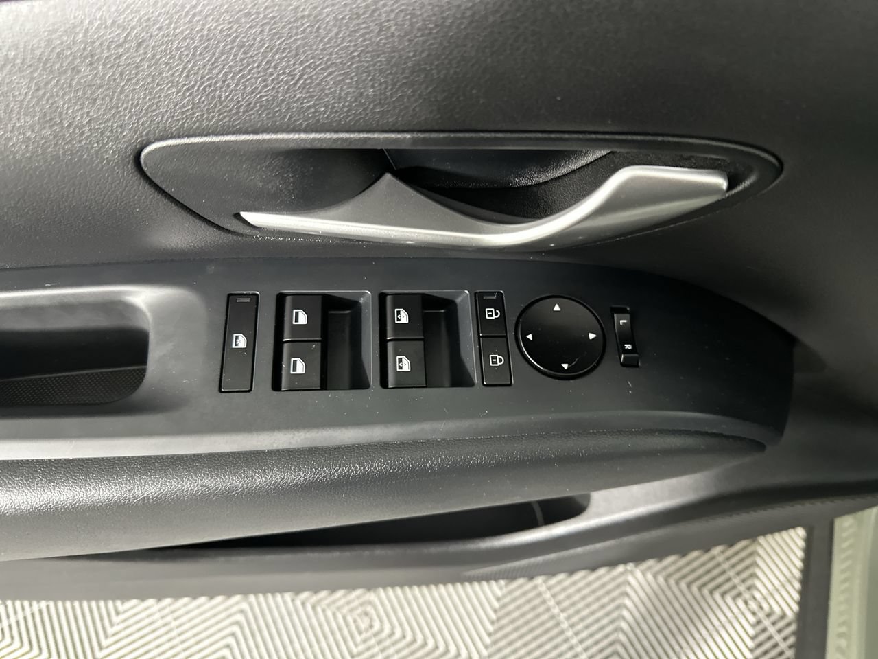 Used 2025 Hyundai Santa Cruz SEL AWD/4WD image 3