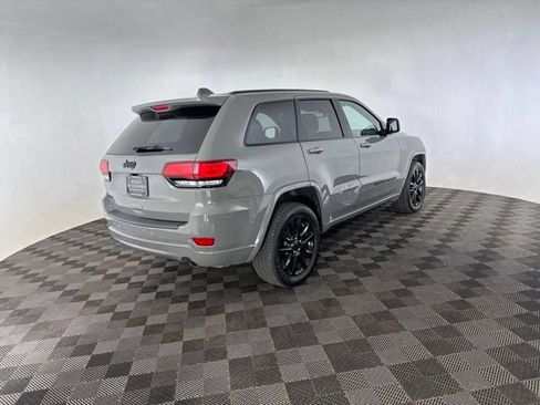 Used 2022 Jeep Grand Cherokee Laredo X AWD/4WD image 5