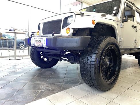 Used 2012 Jeep Wrangler Unlimited Sahara image 12