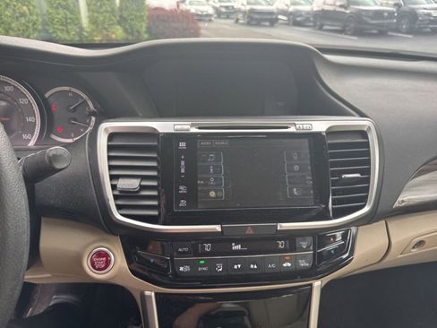 Used 2016 Honda Accord EX image 21