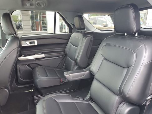 Used 2023 Ford Explorer XLT w/ Equipment Group 202A AWD/4WD image 30