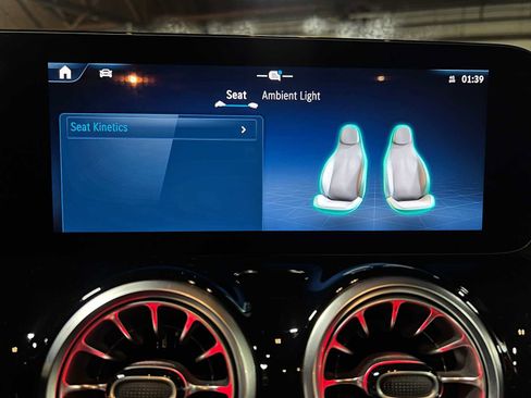 Certified 2025 Mercedes-Benz GLA 250 4MATIC image 31