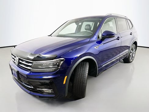 Certified 2021 Volkswagen Tiguan SEL Premium R-Line image 3