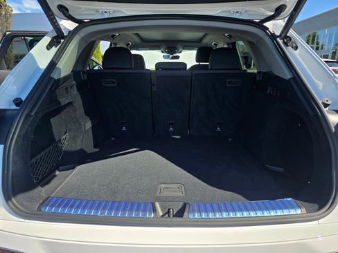 Certified 2025 Audi Q5 Premium w/ Convenience Package AWD/4WD image 10