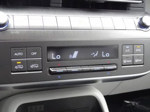 Used 2025 Hyundai Kona SEL FWD image 30
