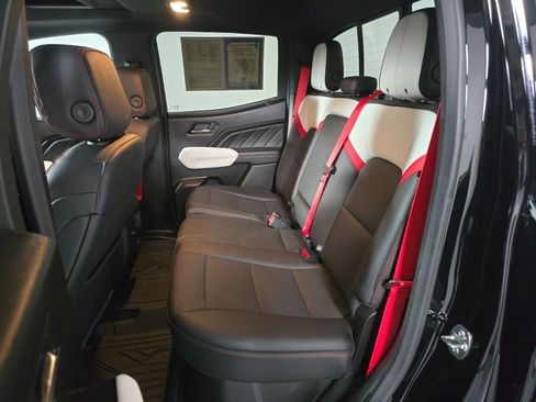 Used 2025 GMC Canyon AT4 w/ AT4X Package image 16