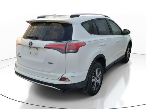 Used 2016 Toyota RAV4 XLE image 9