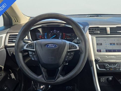 Used 2020 Ford Fusion SE FWD image 11